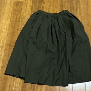 Chic Green Midi Skirt for Women
